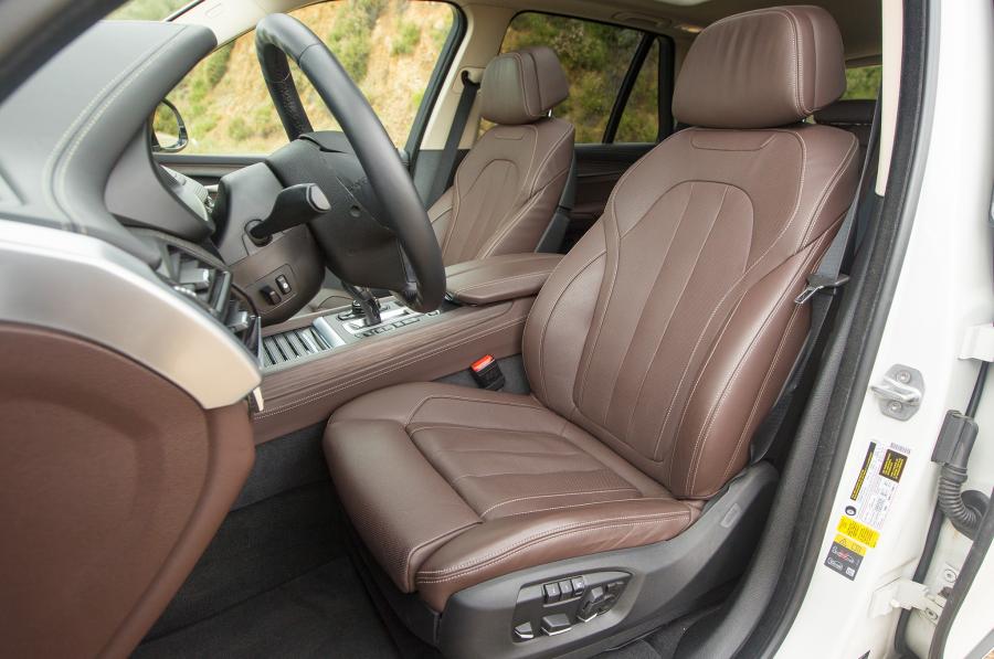 Интерьер BMW X5 xDrive40e 2017 года  (NA) (фото 3 из 22)